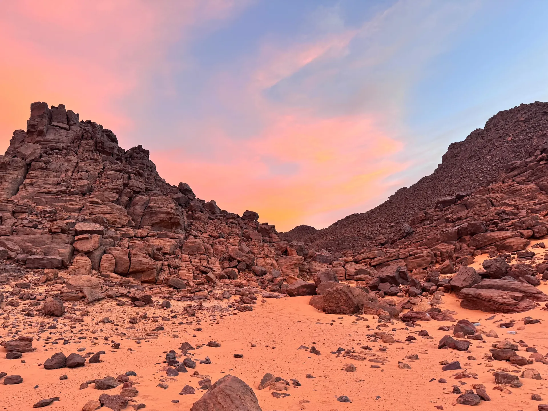 Canyon du Tassili n'Ajjer au coucher de soleil